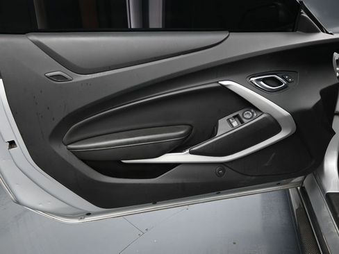 Used 2018 Chevrolet Camaro SS w/ Redline Edition RWD image 10