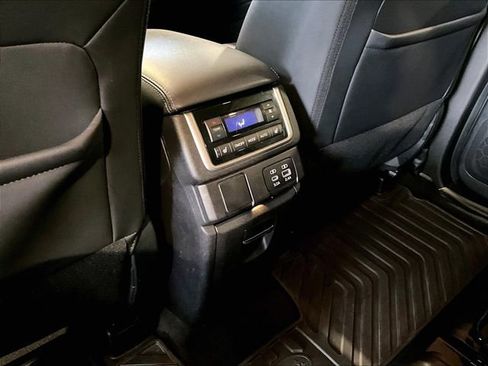 Used 2023 Subaru Ascent Limited image 29