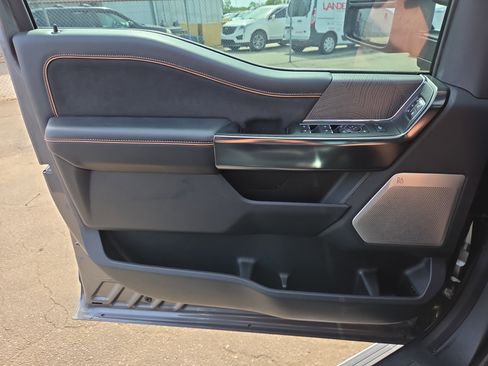 Used 2024 Ford F250 Platinum image 18