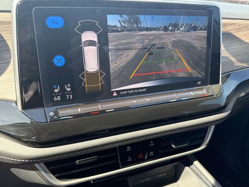 Used 2025 Volkswagen Atlas SEL image 22