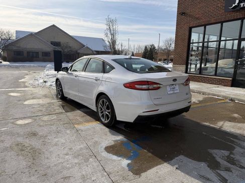 Used 2020 Ford Fusion SEL image 9