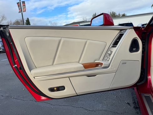 Used 2005 Cadillac XLR image 43