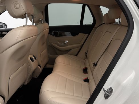 Used 2021 Mercedes-Benz GLC 300 image 24