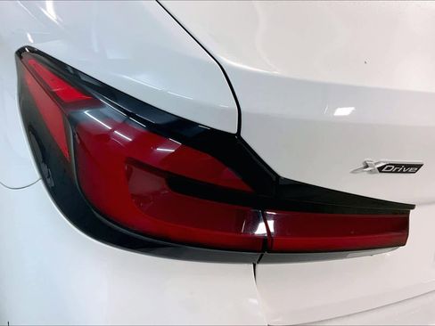 Used 2022 BMW 540i xDrive w/ Executive Package image 28