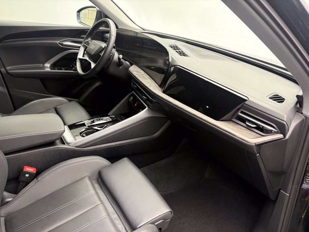 Used 2025 Audi Q5 Premium AWD/4WD image 24