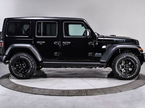 Used 2023 Jeep Wrangler Unlimited w/ Sun & Screen Package AWD/4WD image 7
