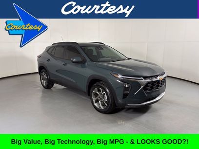 Used 2025 Chevrolet Trax LT