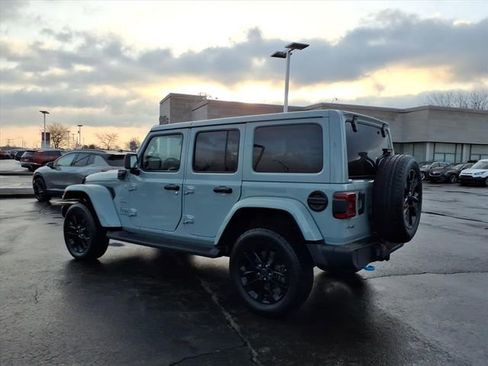 Used 2024 Jeep Wrangler Unlimited Sahara image 9