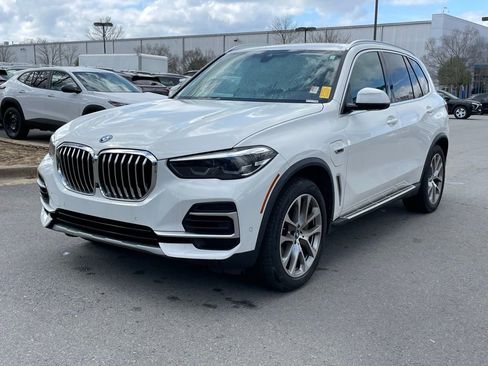 Used 2023 BMW X5 xDrive45e image 3