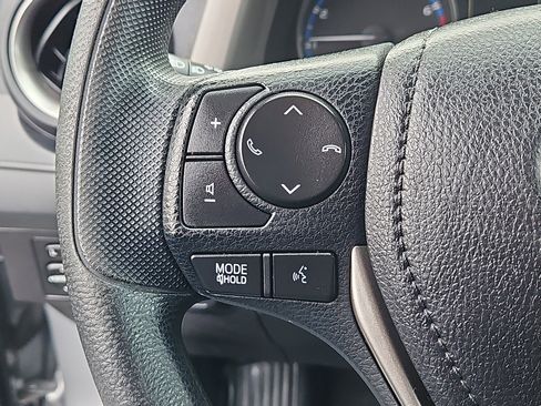 Used 2017 Toyota RAV4 LE image 11