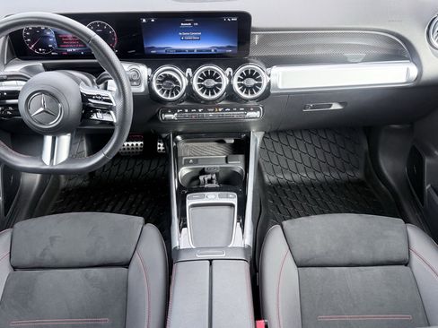 Used 2024 Mercedes-Benz GLB 250 image 50