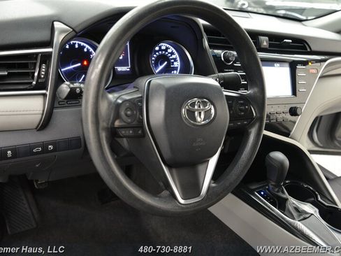 Used 2018 Toyota Camry LE image 26