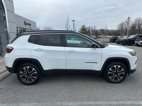 Certified 2022 Jeep Compass Limited AWD/4WD image 9