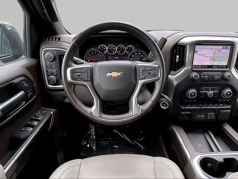 Used 2022 Chevrolet Silverado 1500 LTZ w/ LTZ Convenience Package II AWD/4WD image 6