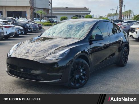 Used 2023 Tesla Model Y Long Range AWD/4WD image 1