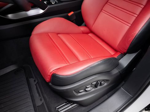 Used 2025 Porsche Cayenne Turbo image 64