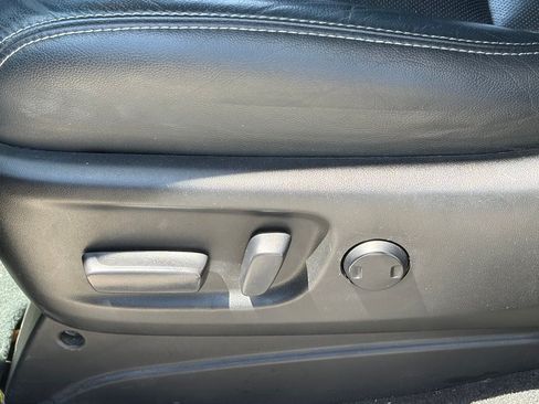 Used 2015 Toyota Sienna SE Premium FWD image 6