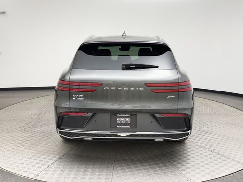 Certified 2026 Genesis GV70 2.5T Advanced image 3
