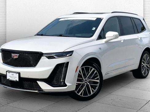 Certified 2025 Cadillac XT6 Sport w/ Technology Package AWD/4WD image 13
