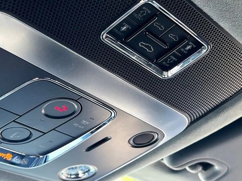 Certified 2025 Bentley Flying Spur Plug-In Hybrid w/ First Edition Specification AWD/4WD image 37