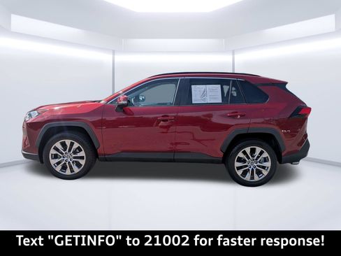 Used 2020 Toyota RAV4 XLE Premium FWD image 7