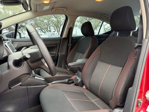 Used 2020 Nissan Versa SR FWD image 7