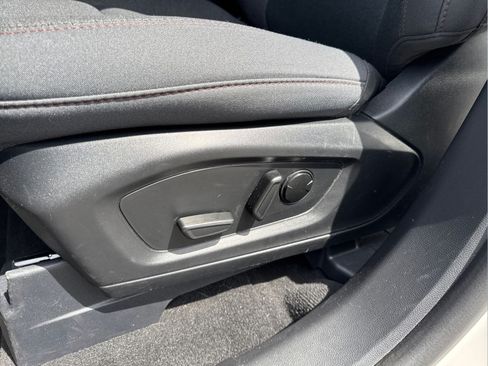 Used 2025 Ford Explorer Active RWD image 28