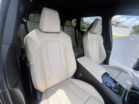 Used 2025 BMW X3 xDrive30i w/ Convenience Package image 19