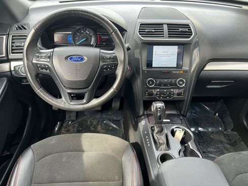 Used 2018 Ford Explorer XLT w/ Equipment Group 202A image 17