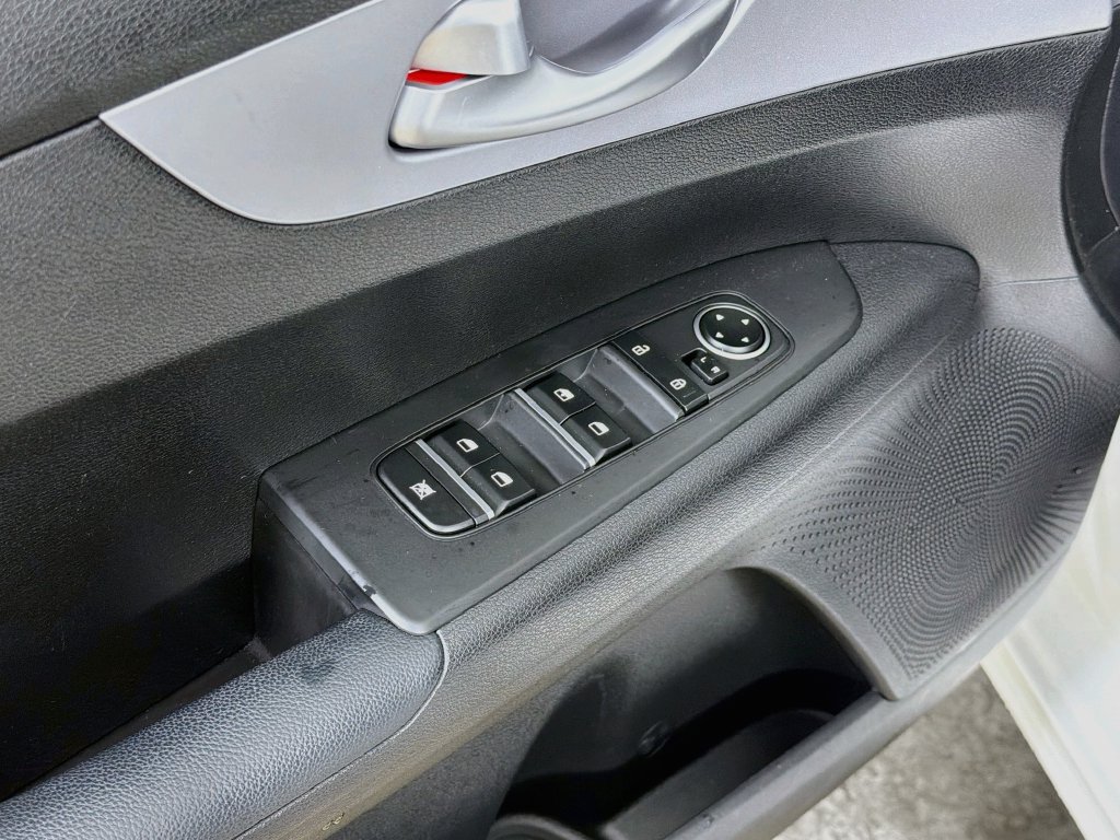 Used 2023 Kia Forte LXS FWD image 17