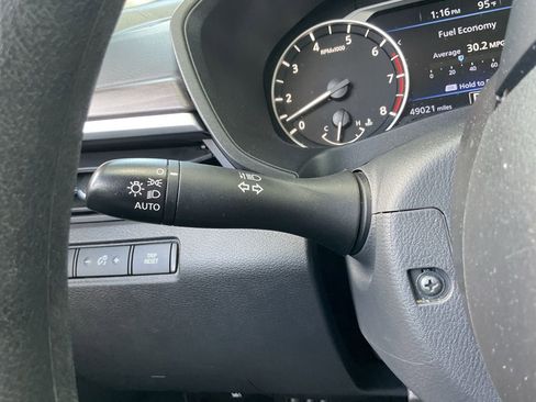 Used 2025 Nissan Altima 2.5 SV FWD image 28