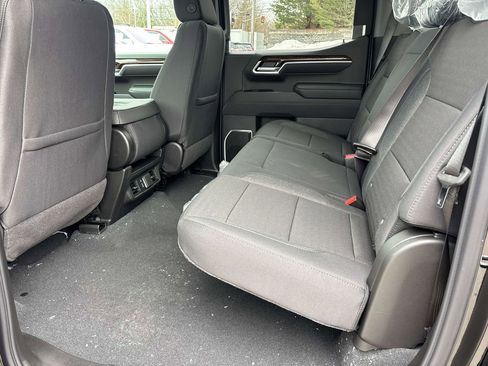 New 2026 GMC Sierra 1500 SLE w/ Preferred Package AWD/4WD image 6