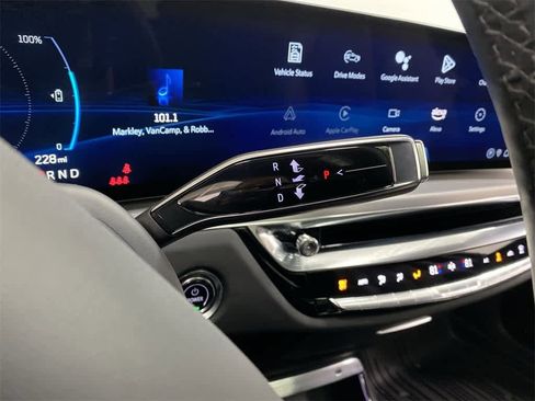 Certified 2025 Cadillac Lyriq Luxury w/ LPO, Floor Liner Package image 27