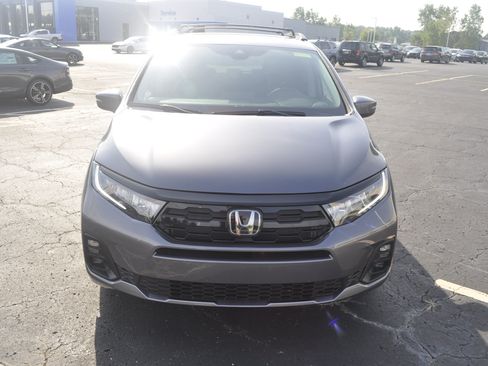 Used 2026 Honda Odyssey Touring image 2