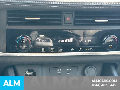 Used 2025 Nissan Rogue SV FWD image 22