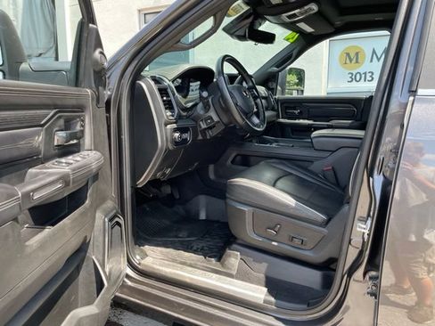 Used 2024 RAM 3500 Limited AWD/4WD image 12