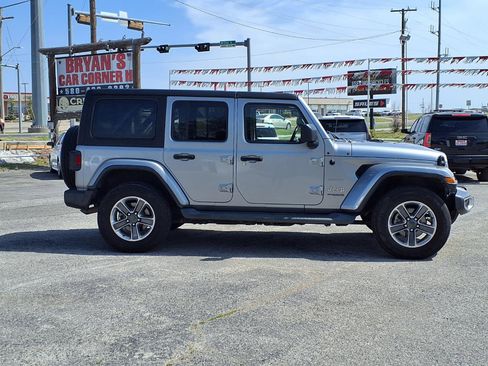Used 2020 Jeep Wrangler Unlimited Sahara AWD/4WD image 23
