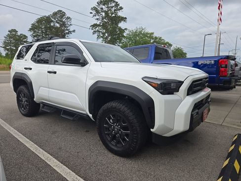 Used 2025 Toyota 4Runner SR5 AWD/4WD image 1