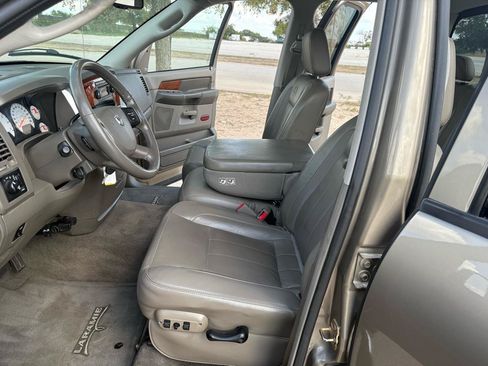 Used 2006 Dodge Ram 2500 Truck Laramie AWD/4WD image 38