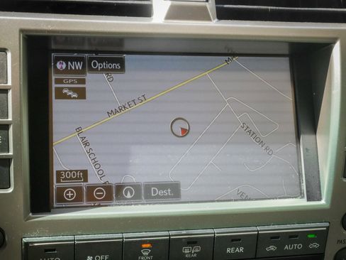 Used 2016 Lexus GX 460 w/ Premium Package image 24