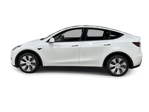 Certified 2022 Tesla Model Y Long Range AWD/4WD image 3