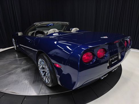 Used 2004 Chevrolet Corvette Convertible w/ Preferred Equipment Group RWD image 42