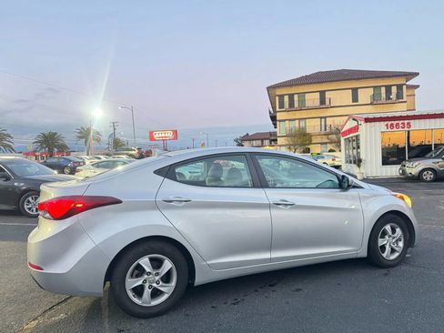 Used 2015 Hyundai Elantra SE image 8