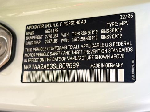 Used 2025 Porsche Macan image 43