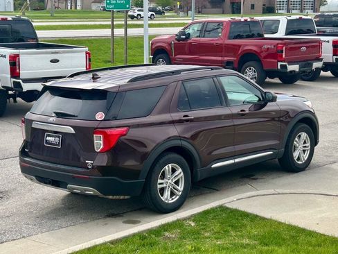 Used 2020 Ford Explorer XLT w/ Equipment Group 202A AWD/4WD image 6