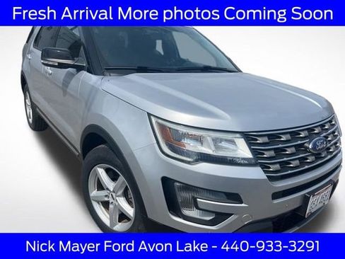 Used 2016 Ford Explorer XLT w/ Equipment Group 202A AWD/4WD image 9