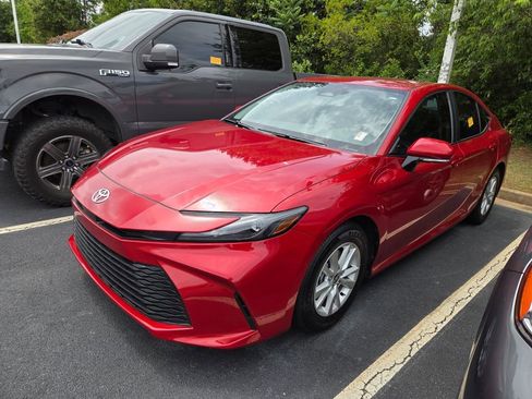 Used 2025 Toyota Camry LE w/ Convenience Package FWD image 3