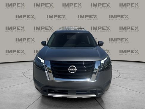Used 2025 Nissan Pathfinder SL image 9