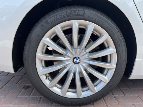 Used 2020 BMW 740i w/ Premium Package RWD image 13
