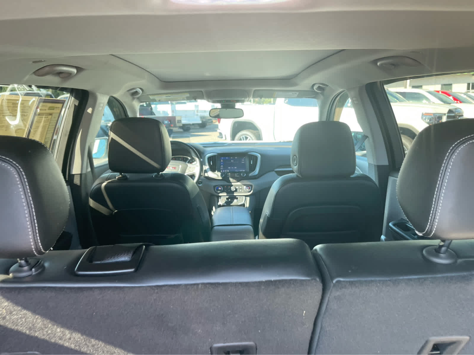 Used 2024 GMC Terrain SLT w/ Tech Package FWD image 23